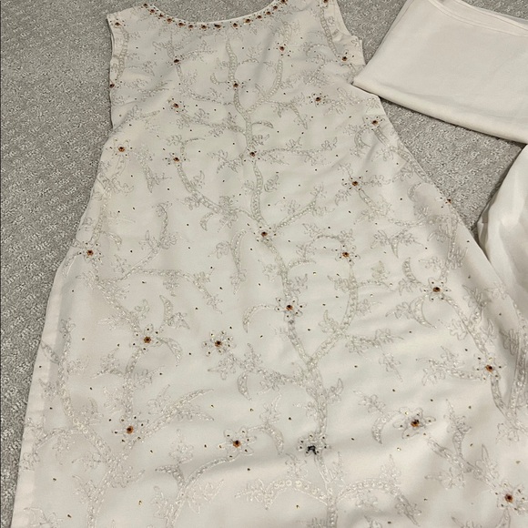 Elegant White/Crean Indian 3 piece - Picture 2 of 5